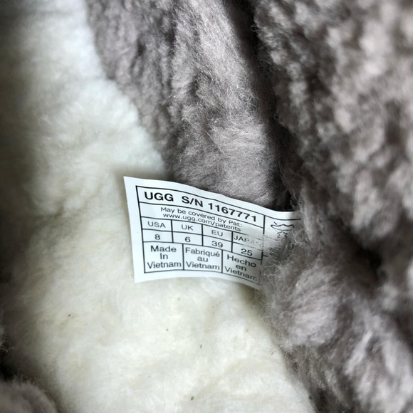 UGG Classic Ultra Mini Spillseam Genuine Shearling Bootie in Smoke Plume - Picture 10 of 11